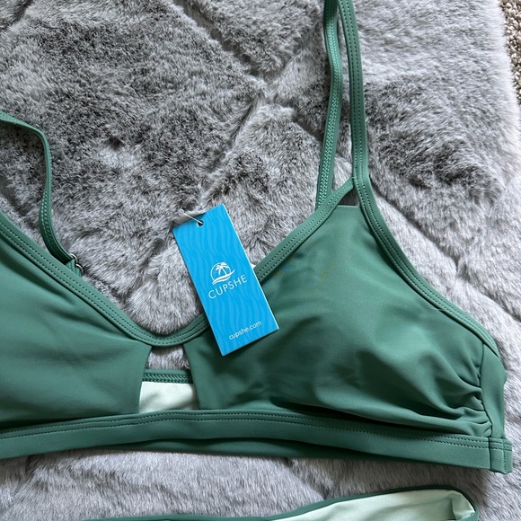 CUPSHE Bikini Set - Picture 2 of 4